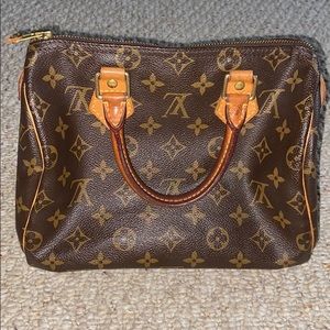Louis Vuitton speedy bag